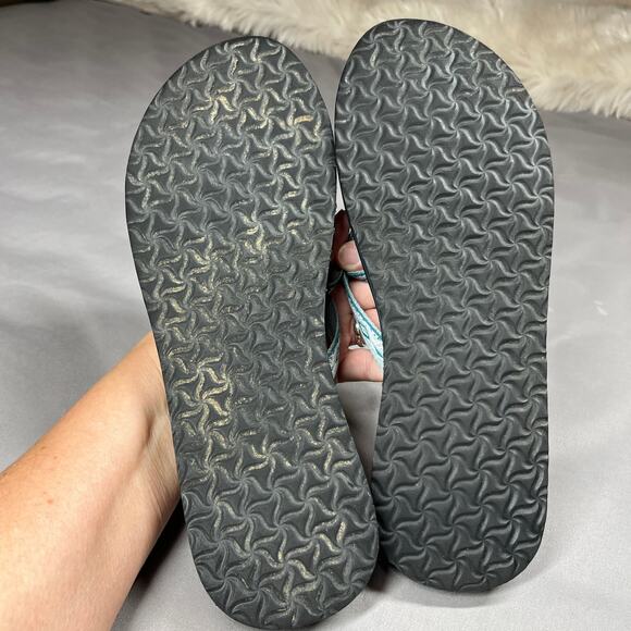 Teva Olowahu Flip-Flops Sandals Womens Size 10 Blue Pattern Comfort Slip On - Picture 6 of 10